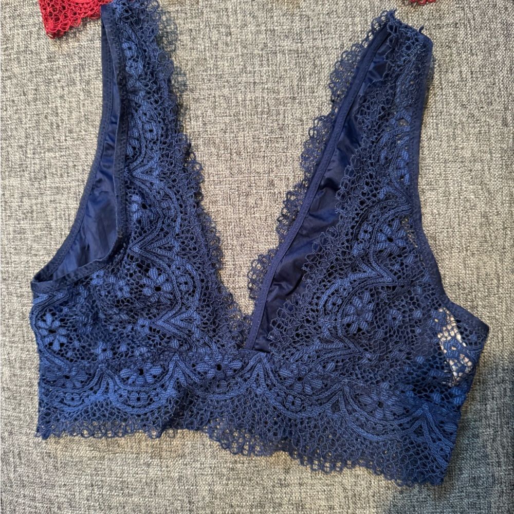 Two Victorias‎ Secret Lace Bras: Red and Blue size S - Picture 5 of 8